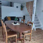 Les Trois-escabelles Apartman *