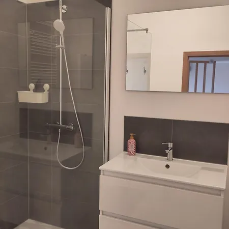 Les Trois-escabelles * ディナン